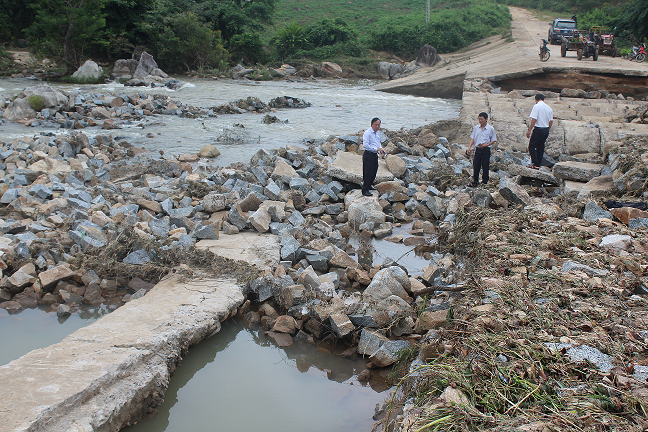 Huyện M'Drắk mưa lớn làm chia cắt hơn 300 hộ dân