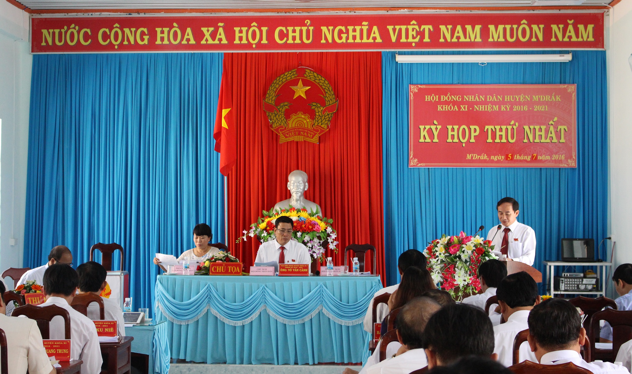 Khai mạc kỳ họp thứ nhất, Hội đồng nhân dân huyện M'Drắk, Khóa XI, Nhiệm kỳ 2016-2021