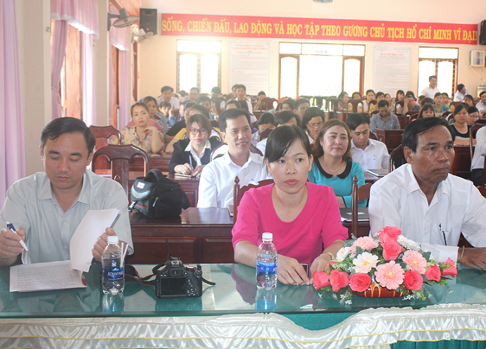 Bồi dưỡng lý luận, chính trị và nghiệp vụ cho cán bộ Công đoàn cơ sở