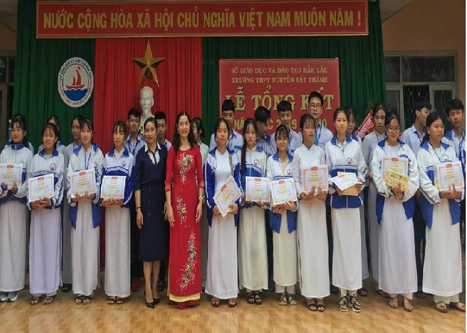 Trường THPT Nguyễn Tất Thành tổng kết năm học 2019-2020