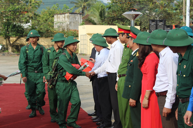Thanh niên huyện M’Drắk sẵn sàng lên đường tòng quân