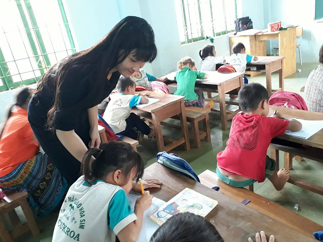 Tấm lòng yêu nghề của những thầy cô vùng sâu