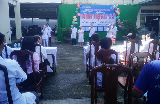 Bệnh viện đa khoa huyện M'Drắk phát động chiến dịch truyền thông "Hành trình 10 triệu bàn tay sạch".