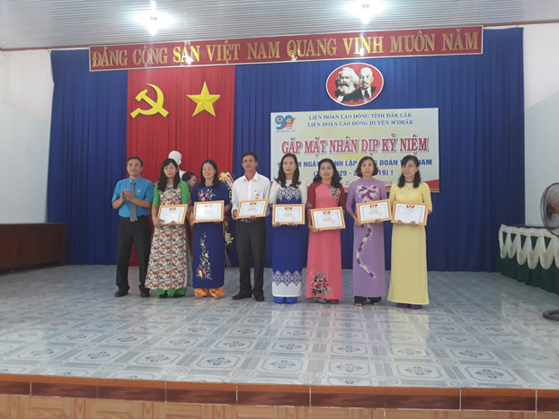 Tổ chức gặp mặt nhân dịp Kỷ niệm 90 năm ngày thành lập Công đoàn Việt Nam (28/7/1929-29/7/2019)