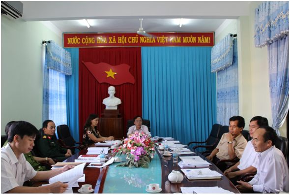 Ủy ban bầu cử huyện tổ chức cuộc họp thông qua Kế hoạch của các Tiểu ban bầu cử 