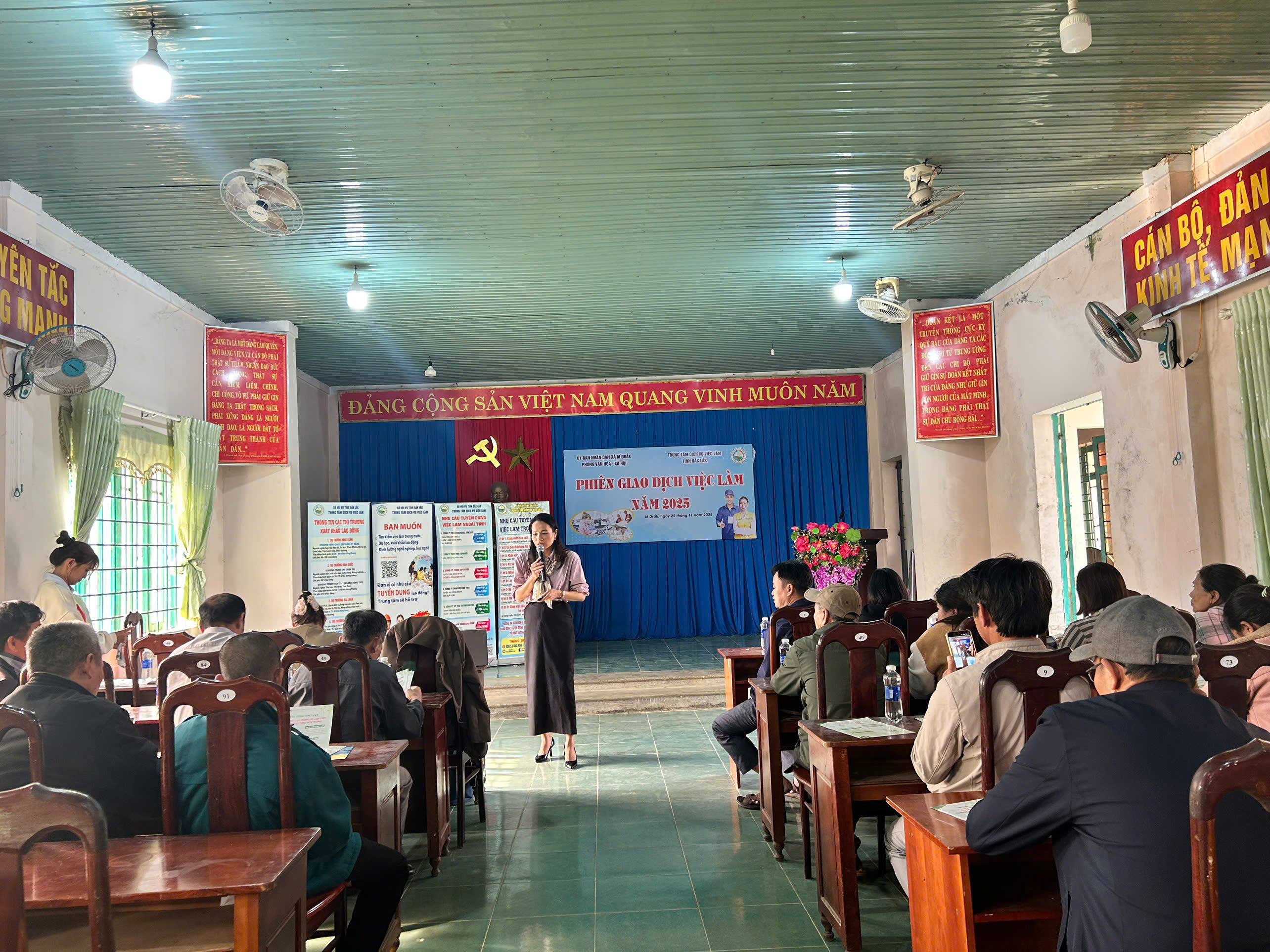 Xã M'Drắk: Tổ chức Phiên giao dịch việc làm năm 2025