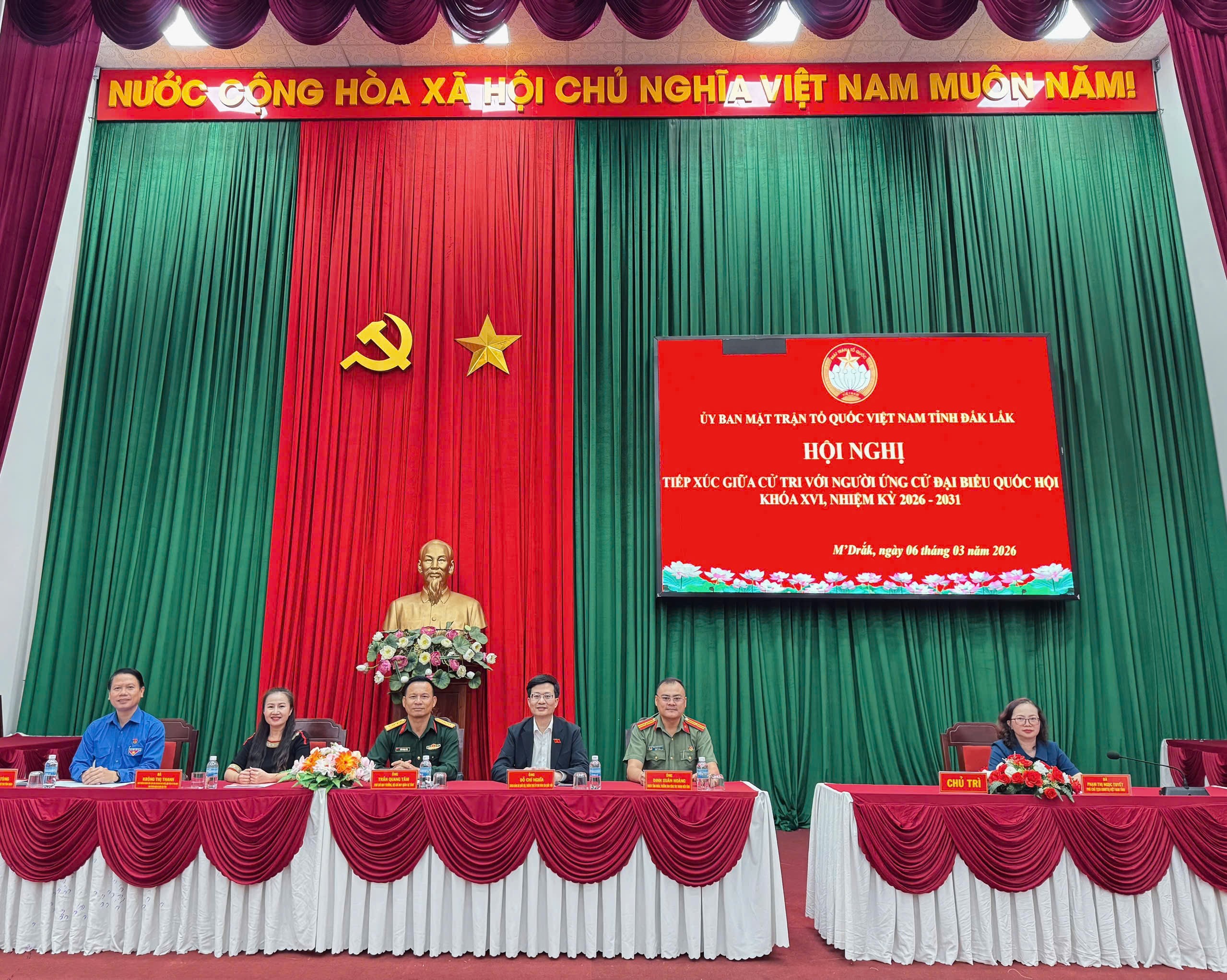 Ứng cử viên Đại biểu Quốc hội khóa XVI tiếp xúc cử tri tại đơn vị bầu cử số 2