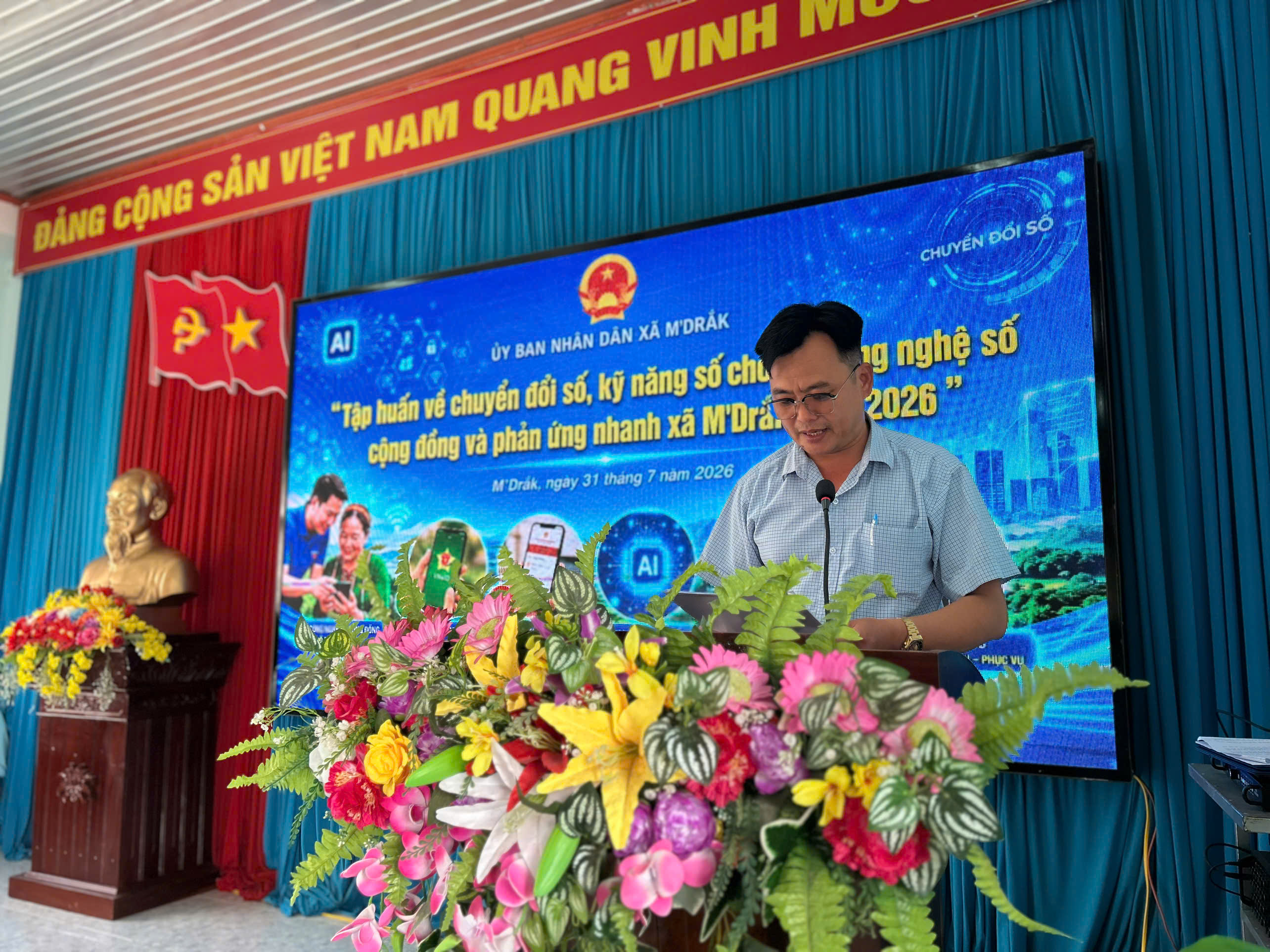 UBND XÃ M'DRẮK TỔ CHỨC THÀNH CÔNG HỘI NGHỊ TẬP HUẤN CHUYỂN ĐỔI SỐ, KỸ NĂNG SỐ CHO TỔ CÔNG NGHỆ SỐ CỘNG ĐỒNG VÀ PHẢN ỨNG NHANH NĂM 2026